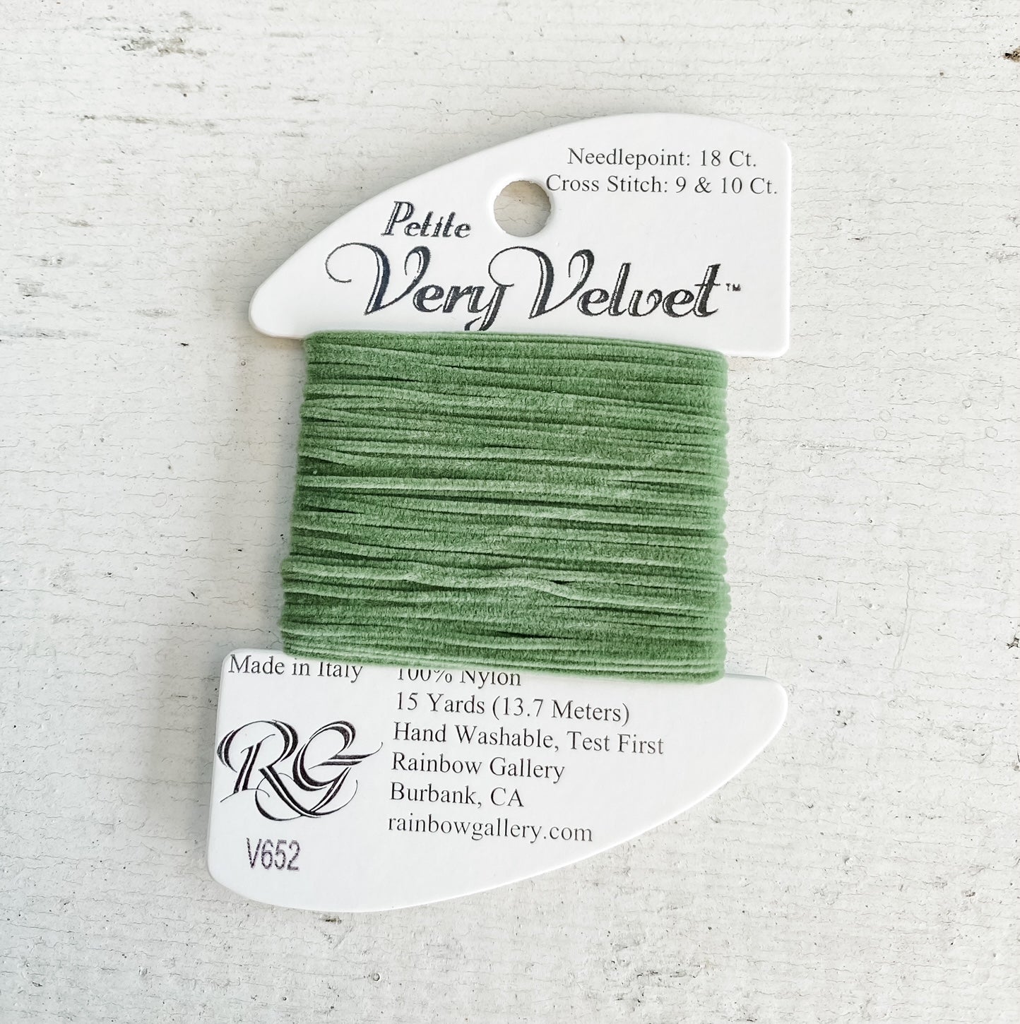 Petite Very Velvet Thread 652