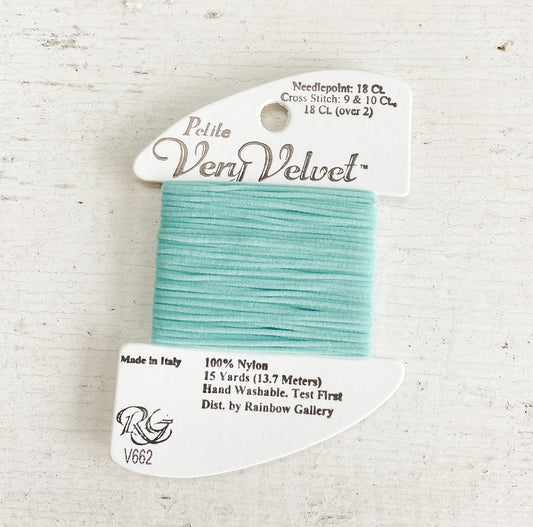 Petite Very Velvet Thread 662