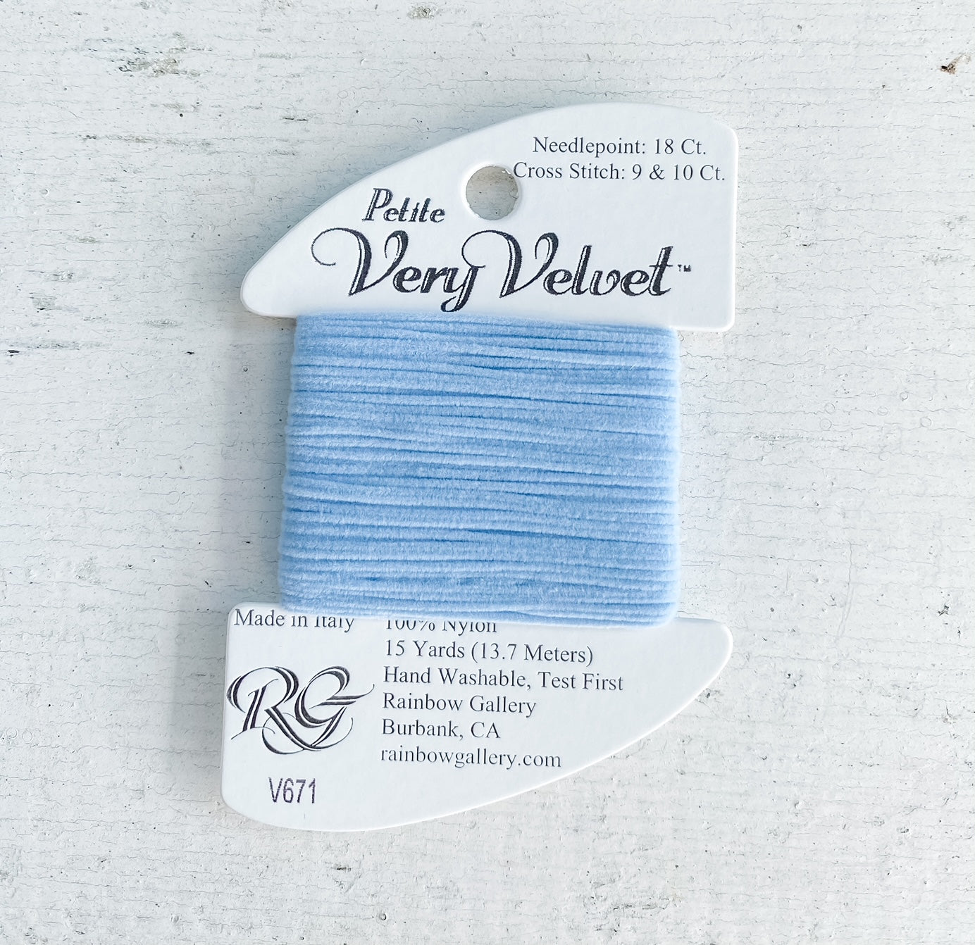 Petite Very Velvet Thread 671